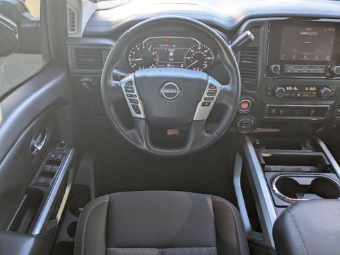 Used 2023 Nissan Titan SV w/ SV Convenience Package image 17