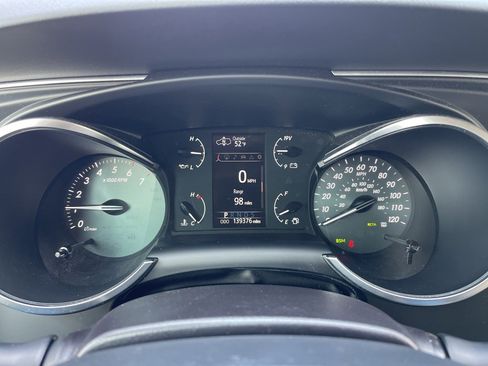 Used 2018 Toyota Sequoia Platinum image 10