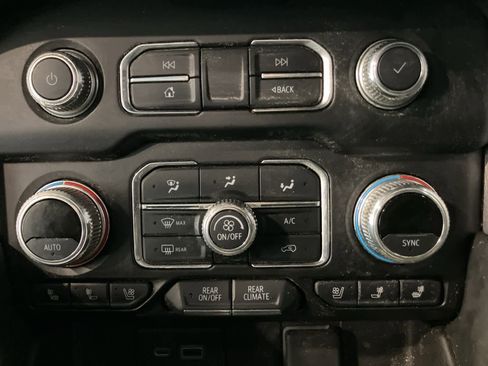 Used 2021 GMC Yukon XL SLT image 18