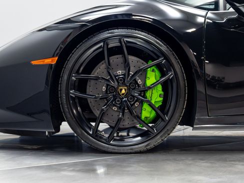 Used 2017 Lamborghini Huracan LP 610-4 AWD/4WD image 40