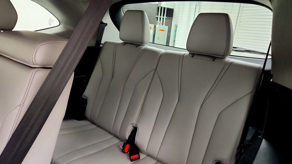 Used 2023 Acura MDX w/ Technology Package FWD image 22