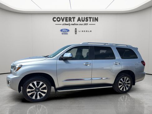 Used 2021 Toyota Sequoia Limited w/ Safety & Convenience Package AWD/4WD image 2