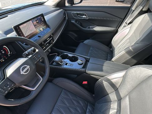 Certified 2025 Nissan Rogue Platinum w/ Platinum Premium Package image 21