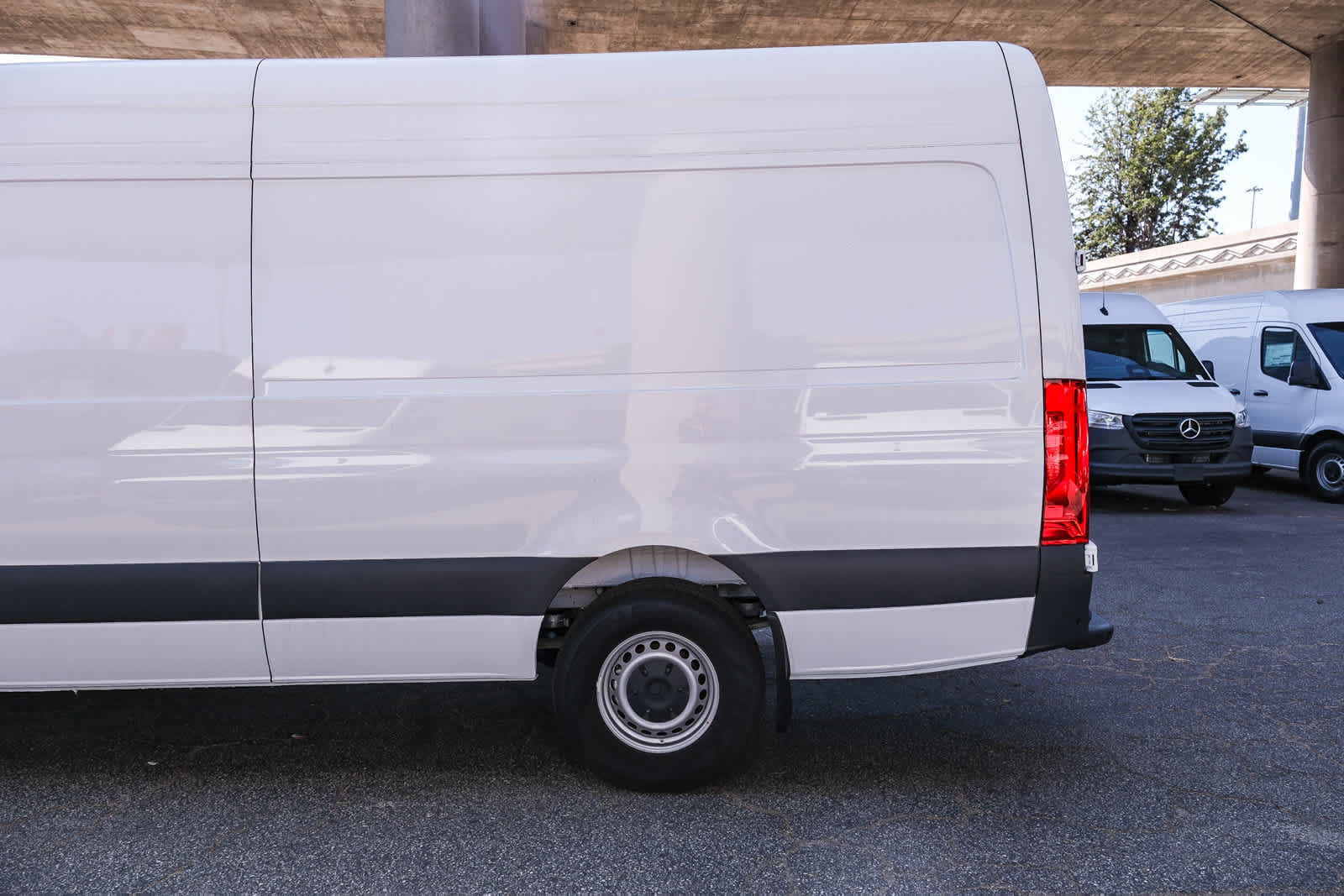 New 2025 Mercedes-Benz eSprinter 170 Cargo image 8