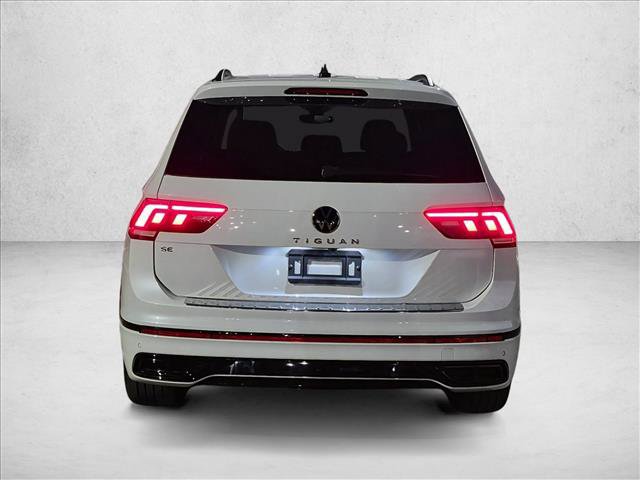 Used 2024 Volkswagen Tiguan SE R-Line FWD image 5