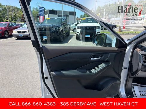 Certified 2023 Nissan Rogue SV w/ SV Premium B Package AWD/4WD image 10