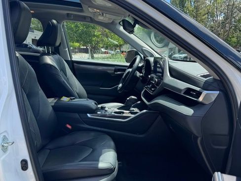 Used 2023 Toyota Highlander Platinum AWD/4WD image 10