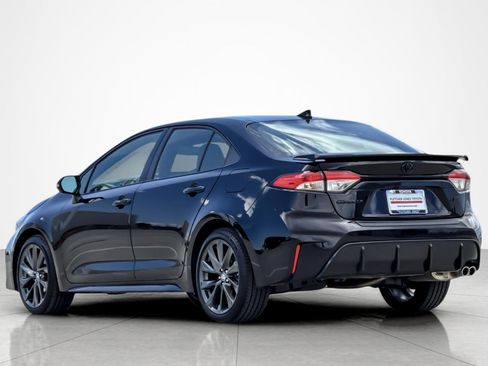Used 2025 Toyota Corolla SE w/ SE Premium Package FWD image 3