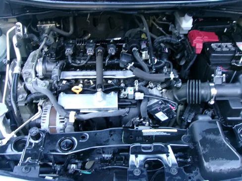 Used 2021 Nissan Versa SV FWD image 10