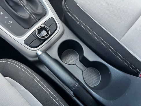 Certified 2024 Hyundai Venue SEL FWD image 44