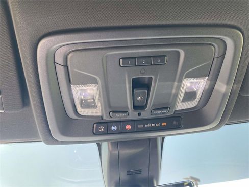 Used 2020 GMC Sierra 1500 AT4 w/ AT4 Premium Package image 24