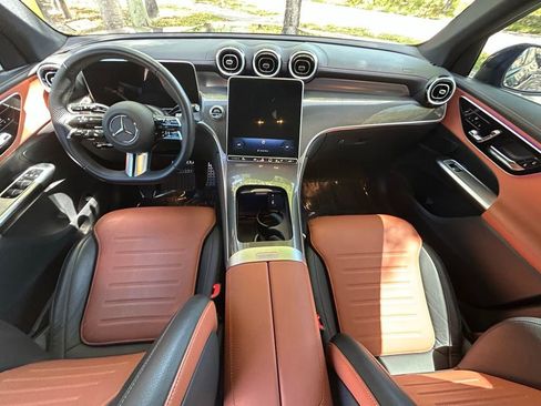 Used 2025 Mercedes-Benz GLC 300 image 10