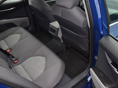 Used 2023 Toyota Camry LE image 10