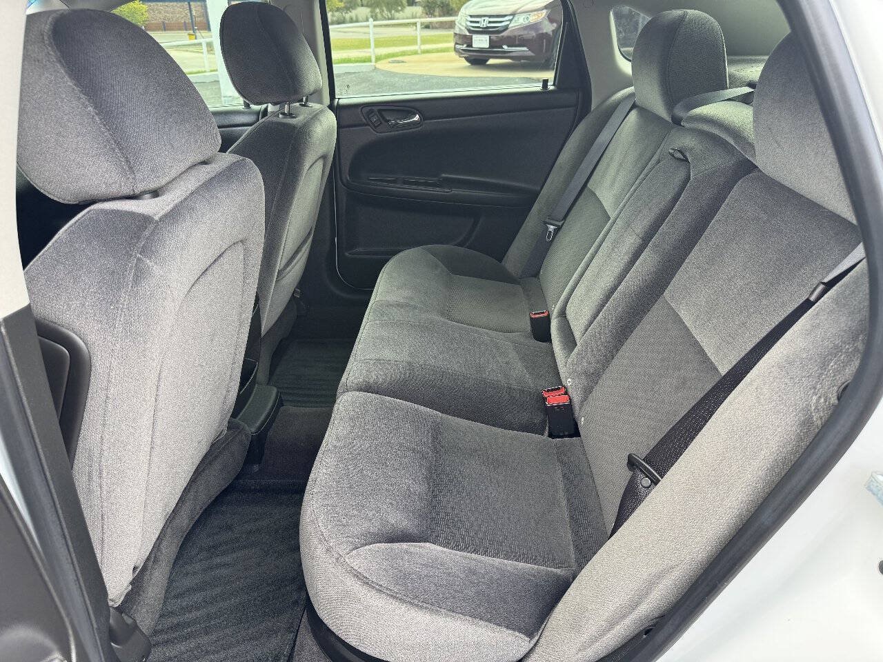 Used 2014 Chevrolet Impala LT w/ LT Sunroof Package FWD image 17