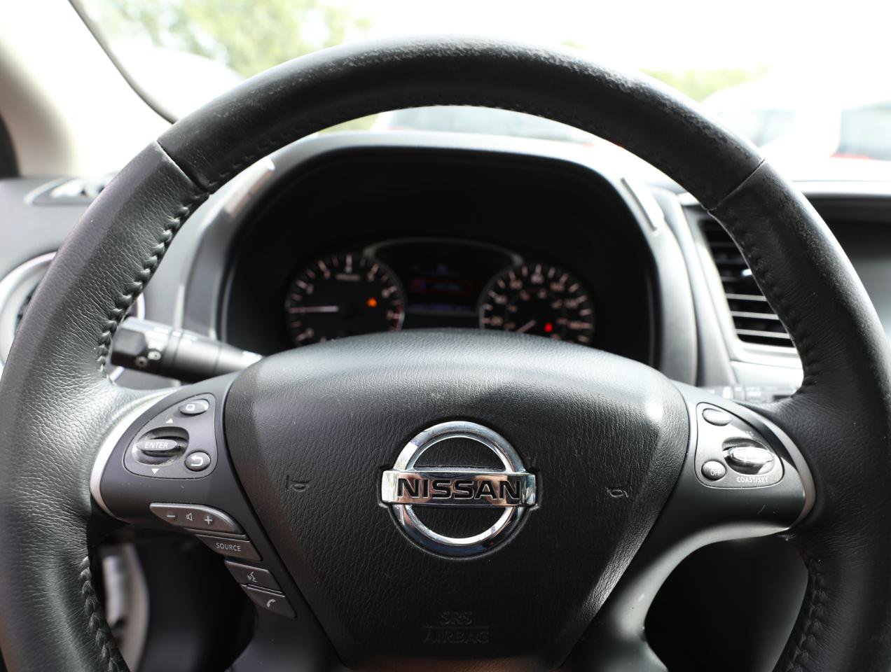 Used 2017 Nissan Pathfinder SL FWD image 25