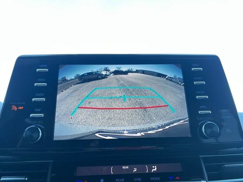 Used 2024 Toyota Sienna XSE image 9