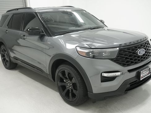 Used 2022 Ford Explorer ST-Line w/ Class IV Trailer Tow Package RWD image 3