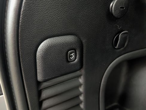 Used 2022 Jeep Grand Cherokee Laredo X image 27