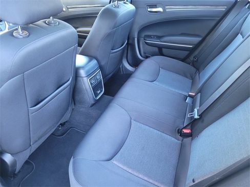 Used 2022 Chrysler 300 Touring image 17