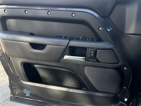 Used 2022 Land Rover Defender 110 X-Dynamic HSE image 26