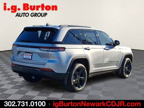 New 2025 Jeep Grand Cherokee Altitude w/ Trailer Tow Package image 4