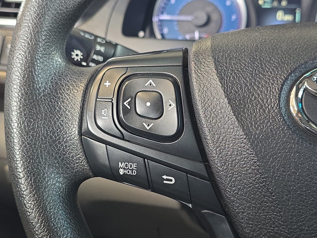 Used 2017 Toyota Camry LE FWD image 19