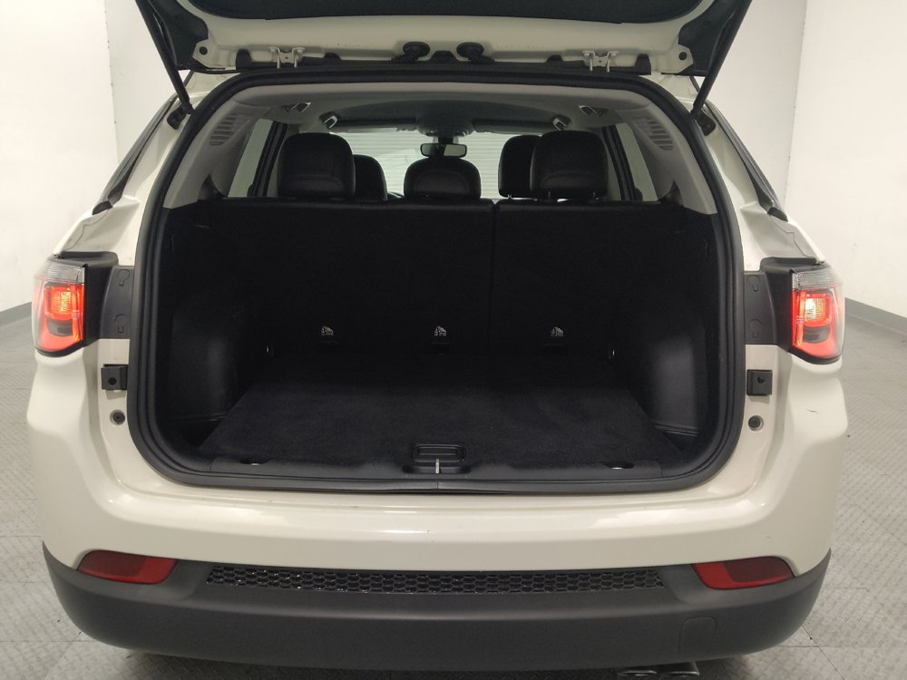Used 2018 Jeep Compass Latitude w/ Popular Equipment Group AWD/4WD image 29