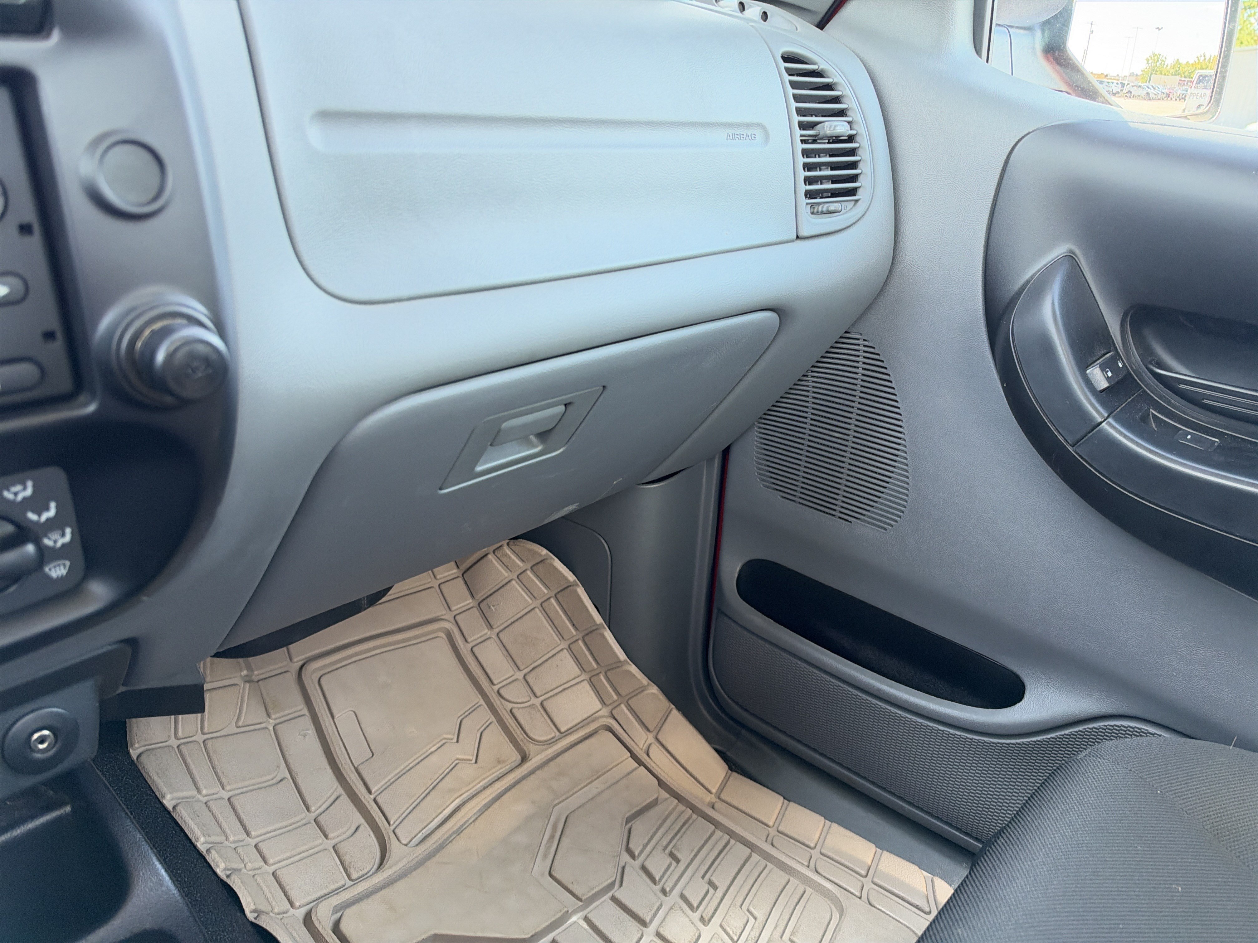 Used 2011 Ford Ranger Sport w/ Bright Trim Group RWD image 31