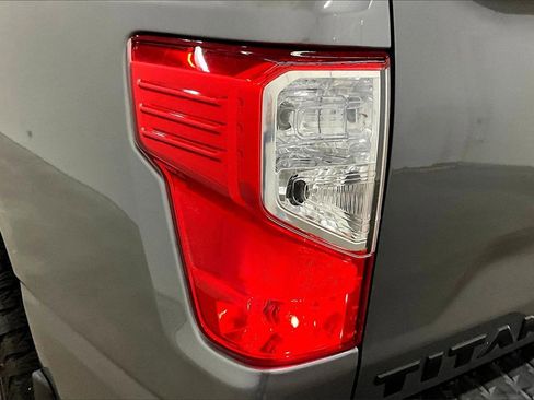 Used 2019 Nissan Titan SV w/ SV Convenience Package image 24