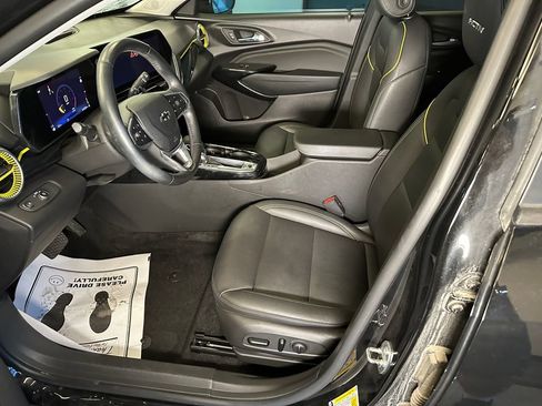 Used 2024 Chevrolet Trax ACTIV w/ Sunroof Package FWD image 19