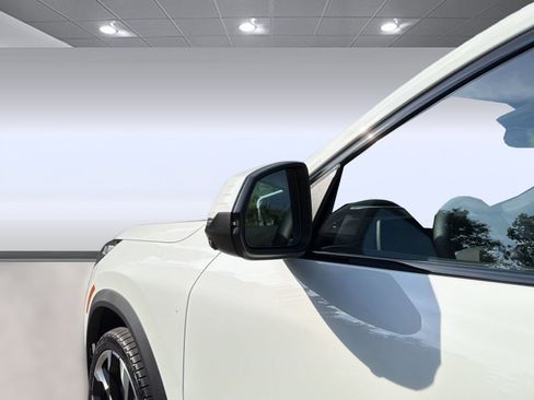 New 2027 BMW X2 xDrive28i AWD/4WD image 25