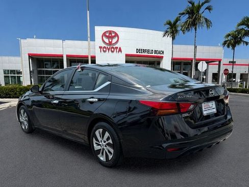 Used 2024 Nissan Altima 2.5 S FWD image 5