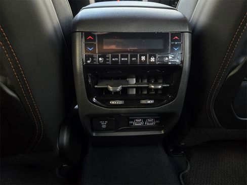 New 2025 Jeep Grand Cherokee Summit image 15