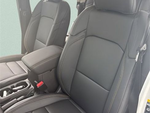 New 2026 Jeep Gladiator Sport image 19