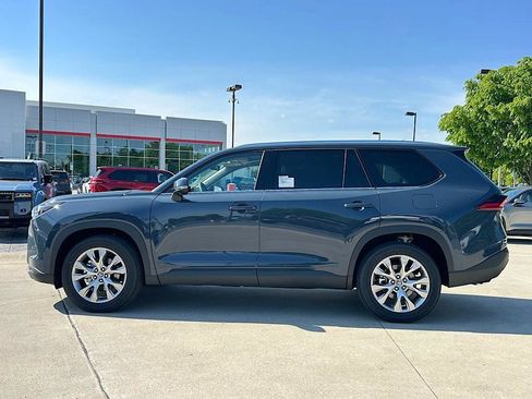 New 2026 Toyota Grand Highlander AWD image 2