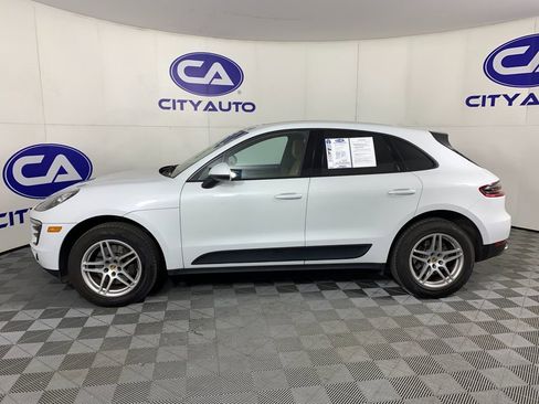 Used 2017 Porsche Macan Base image 6