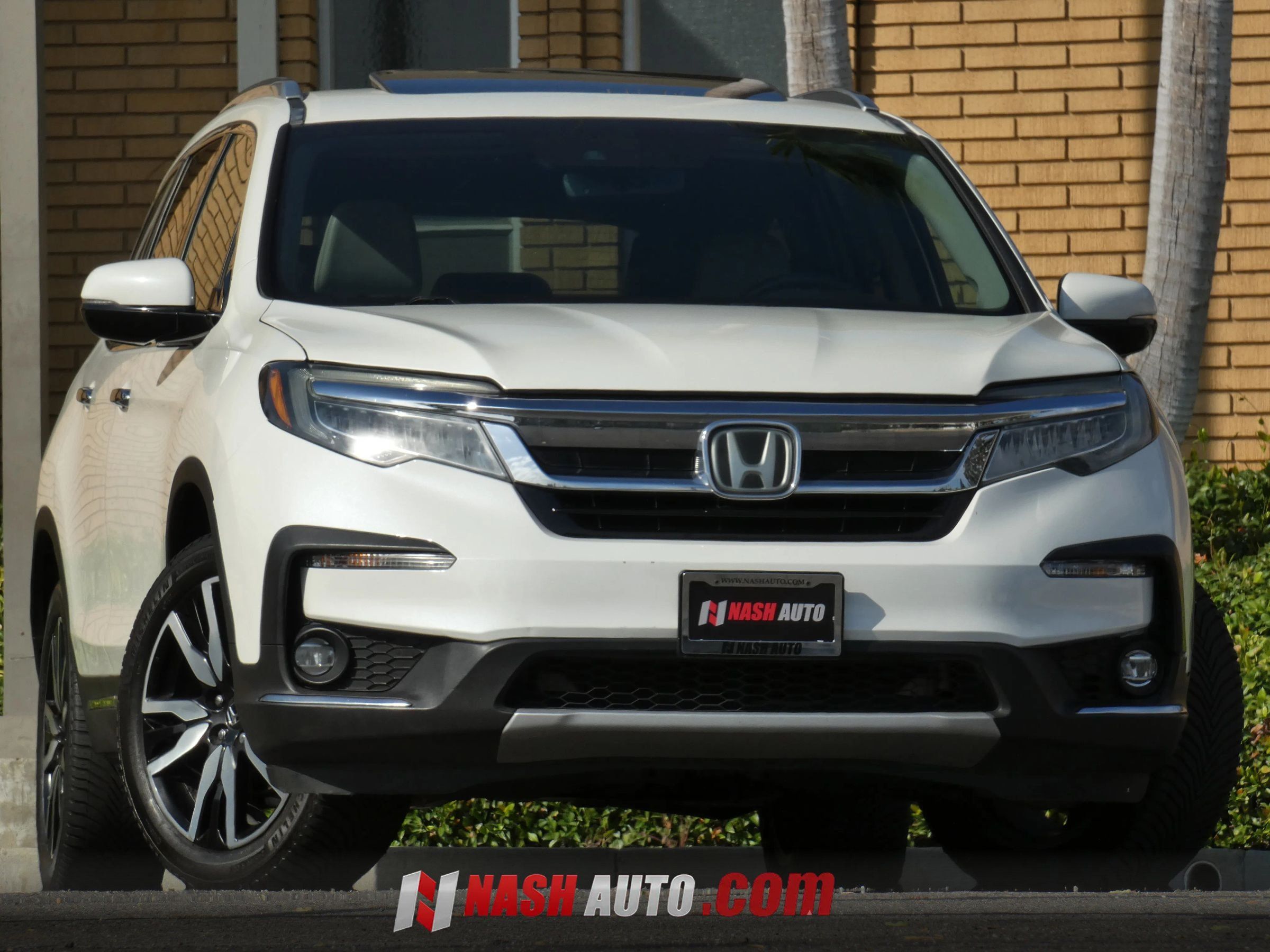Used 2019 Honda Pilot Touring image 1