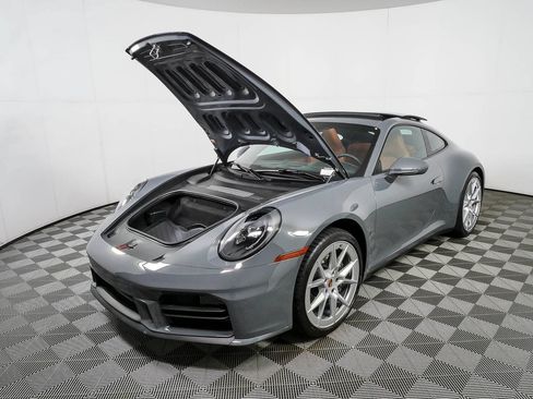 Certified 2025 Porsche 911 Carrera RWD image 31