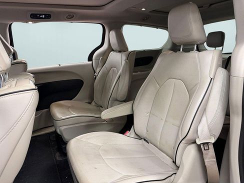 Used 2018 Chrysler Pacifica Limited w/ Advanced Safetytec Group image 21