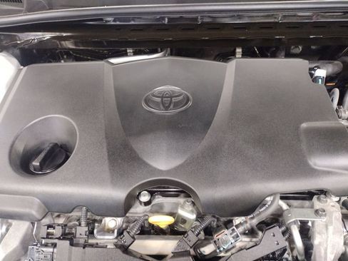 Used 2018 Toyota Camry L image 7