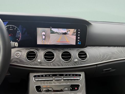 Used 2021 Mercedes-Benz E 350 4MATIC Sedan image 18