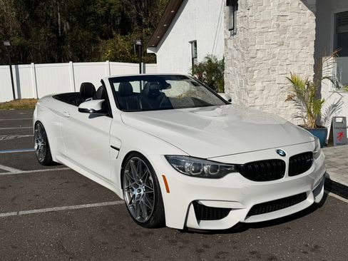 Used 2018 BMW M4 Convertible image 22