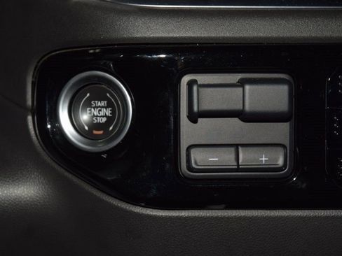 Used 2022 Chevrolet Silverado 1500 High Country w/ High Country Premium Package image 31