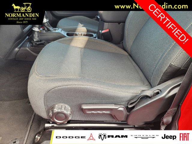 Certified 2025 Jeep Wrangler Unlimited Sahara AWD/4WD image 17