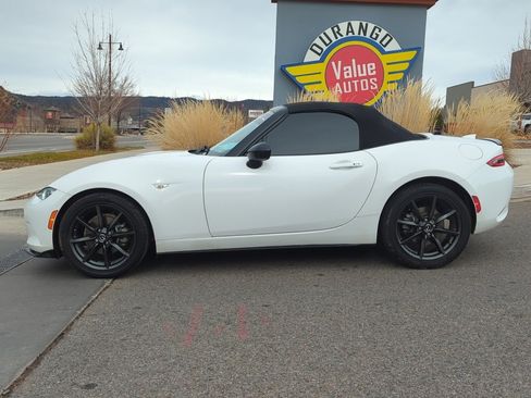 Used 2016 MAZDA MX-5 Miata Club image 2