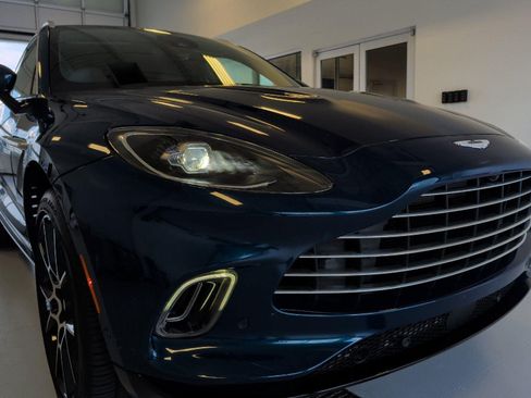 Used 2021 Aston Martin DBX AWD/4WD image 11