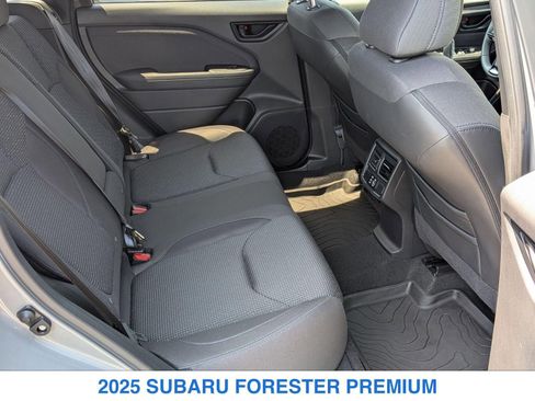 Used 2025 Subaru Forester Premium AWD/4WD image 26