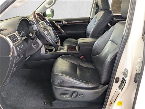 Used 2018 Lexus GX 460 Premium w/ Premium Package AWD/4WD image 14