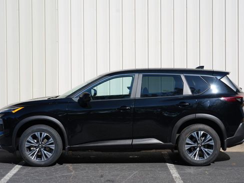 Used 2023 Nissan Rogue SV FWD image 41