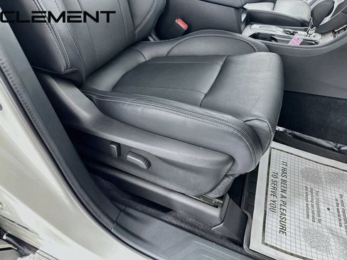 Used 2023 Subaru Ascent Touring AWD/4WD image 36